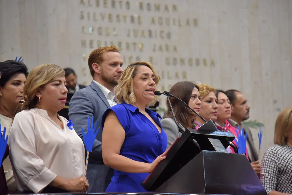 b3b30590-d8d0-4e17-8922-cc06697d6bee